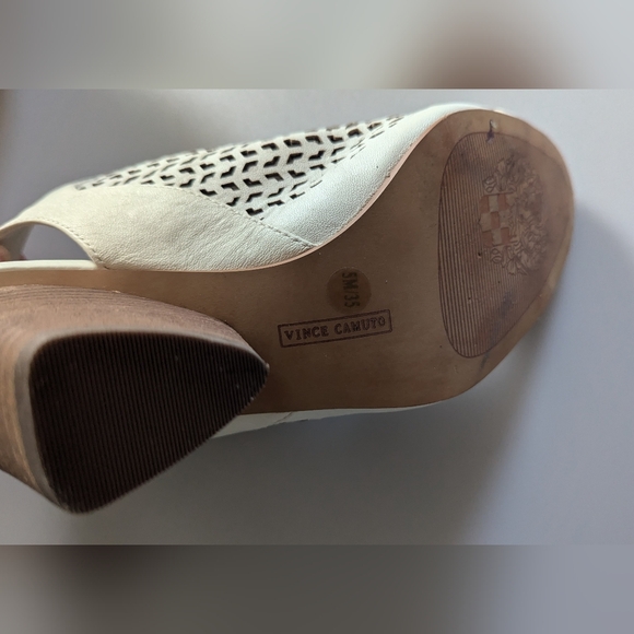 Designer Vince Camuto Perforated Leather Peep Toe Sandals. Size 5M/35 Like New! - Picture 14 of 16